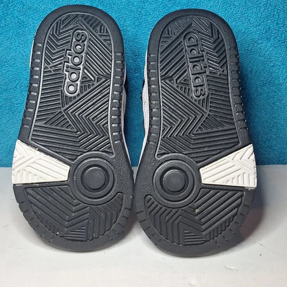Adidas High Tops Toddler High Top Adidas Hoops Mid AC  Kid's Shoes 6  LIKE NEW - Picture 6 of 8